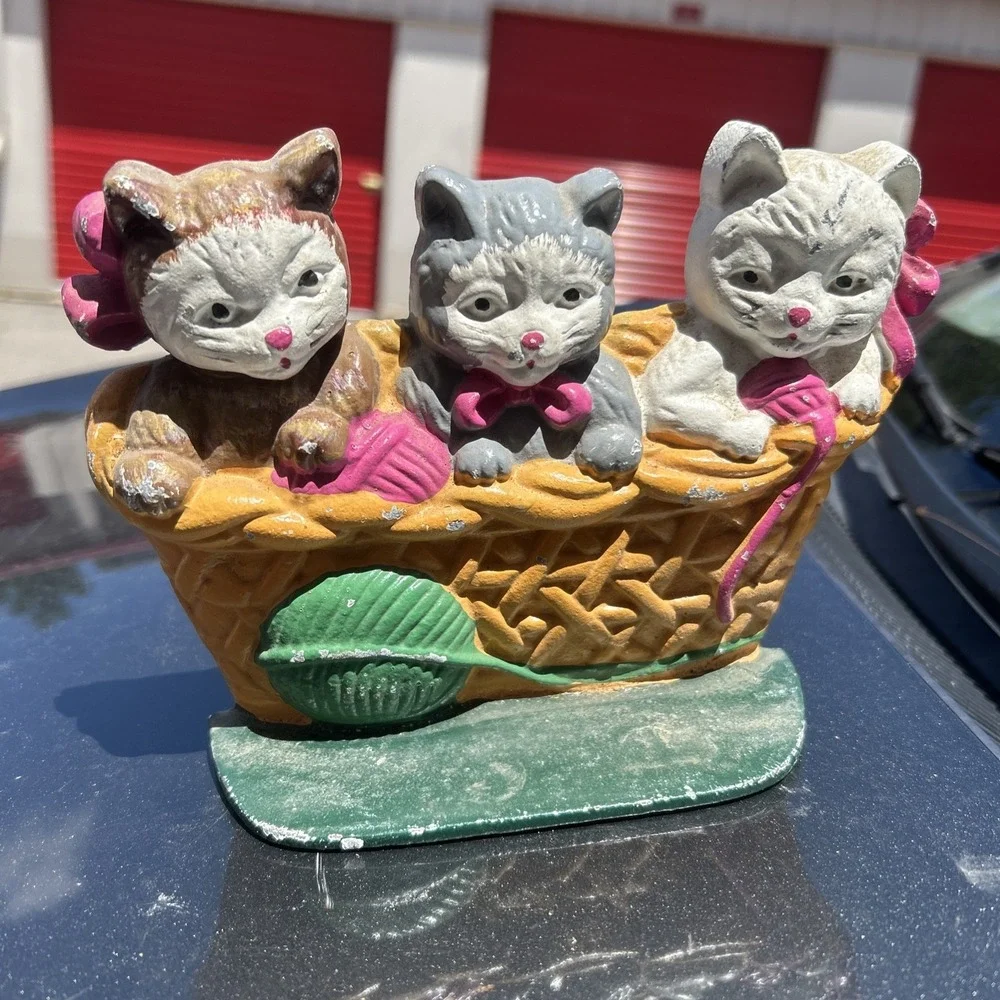 Vintage Cast Iron Doorstop 3 Kittens Yarn Basket Heavy Metal Door Stop Cute Cats
